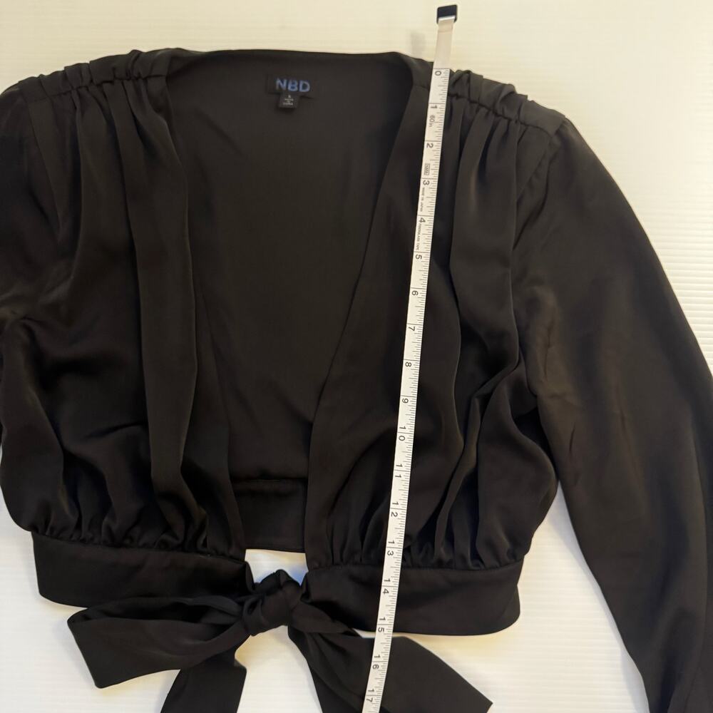 NBD Imogen Top Black Satin Cropped Wrap Deep V Tie Blouson Sleeve Padded S Twee - Picture 13 of 16
